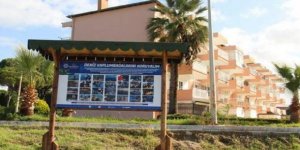 Sahile caretta carettalar için duyarlılık tabelaları dikildi