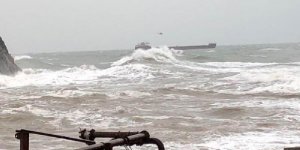 Karadeniz'de sürüklenen gemideki mürettebat kurtarıldı