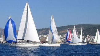 Deniz Harp Okulu Kupası Yat Yarışı'nı iki tekne bitirebildi