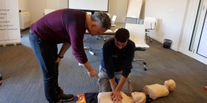 Çeşme Marina çalışanlarına ilk yardım eğitimi