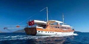 Türk denizcilere Yunanistan’da linç girişimi