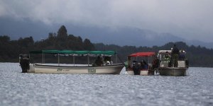 Su alan teknedekileri Sahil Güvenlik kurtardı