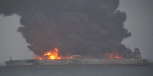 Çin'de facia! Petrol tankeriyle yük gemisi çarpıştı