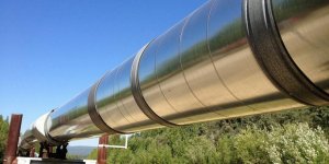 Limandan evine kaçak petrol hattı çekmiş