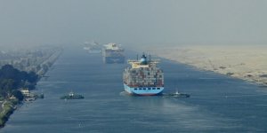 Süveyş Kanalı'nda tankerler ‘İndirimli’ geçecek
