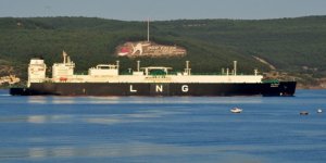 LNG tankeri, Çanakkale Boğazı'ndan geçti