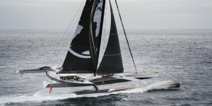 Dev trimaran Spindrift 2’nin direği kırıldı