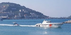 Arızalanan teknedeki 3 kişiyi SGK kurtardı