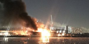 Moskova Nehri’nde eğlence gemisi yandı