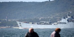 Askeri araç yüklü Rus gemisi Akdeniz'e iniyor