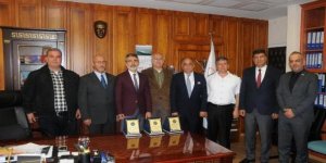 BOTAŞ yüzer depo projesine emeği geçenlere plaket