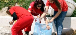 Mersin'de sahil ve deniz temizliği