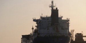 Kızıldeniz'de Suudi petrol tankeri vuruldu