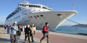 Kuşadası Ege Port Limanı'na 140 gemi turist yağdıracak