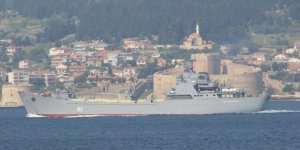 Rus çıkarma gemisi, Çanakkale Boğazı'ndan geçti