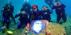 Denizin Altında Resim Yaptılar