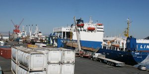 KKTC’ye  demirleyen AB bayraklı gemiler gündem oldu