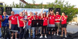 19 Mayıs Coşkusu, Çeşme Körfezi’ni Ay-Yıldız’la Donattı