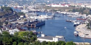 Kırım’daki limanlara yaptırım darbesi