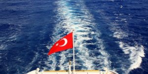 Türk Bayrağı, Beyaz Liste'de dalgalanıyor