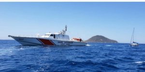 Sürüklenen tekneyi Sahil Güvenlik kurtardı