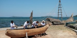 Binlerce yıl öncesine ait teknikle "ilkel tekne" yapıyorlar