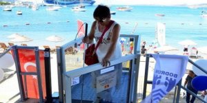 Bodrum'da görme engelliler için yüzme parkuru