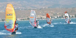 Sörf Türkiye ligi rüzgarı Dikili’de esecek