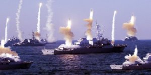 İran’dan Basra Körfezinde gövde gösterisi