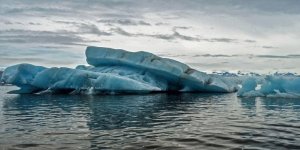 Grönland’da buzul koptu, 1 ölü 2 kayıp
