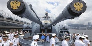 Rusya'dan Akdeniz'de donanma hamlesi