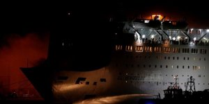 Yunanistan’da gemi yangını henüz söndürülemedi