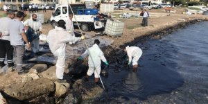 Foça’da şüpheli 22 gemiye inceleme