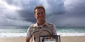 Köpekbalığını kurtaran dalgıç ödüllendirildi