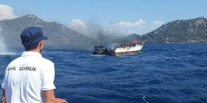 Göcek'te milyonluk tekne yanarak battı