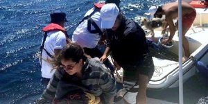 Sürüklenen teknedekiler kurtarıldı