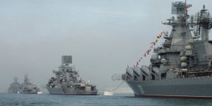 Rusya savaş gemilerini geri çekmiyor