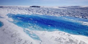 Grönland'daki buzul tabakası gün geçtikçe eriyor