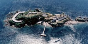 Tarihi Drake Adası satışa çıkarıldı