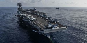 Helikopter, uçak gemisinin üstüne düştü