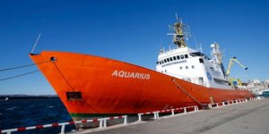İtalya Aquarius’a el koymaya çalışıyor