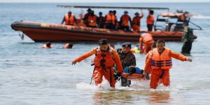 Endonezya’da gemi battı: 7 denizci kayıp