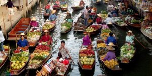 Tayland’da suyun üstünde yüzen kültür