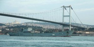 Rus savaş gemisi İstanbul Boğazı'ndan geçti