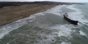 Kandıra'da karaya oturan gemi kurtarıldı