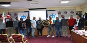 "Aliağa limanlarına gelen gemi sayısı İzmir'in 3 katı"