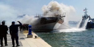 Çeşme’de gezi teknesinde yangın paniği