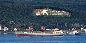 Rus askeri kargo gemisi Ege’ye açıldı