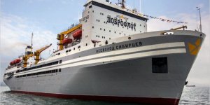 Gemide kavga eden 2 şahıstan 1'i denize düştü