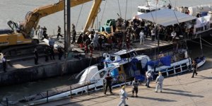 Tuna’da batan yolcu teknesi çıkarıldı